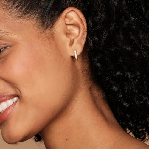Miniatura 2 de PAVOI Aretes de aro de plata de ley chapados en oro de 14 quilates con circonita cúbica para mujer