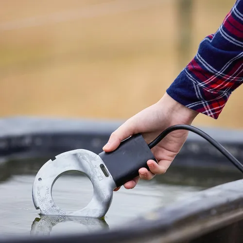 Miniatura 4 de Farm Innovators C-500 - Descongelador de agua sumergible de aluminio fundido, alimentado a 500 vatios con capacidad de 50 galones para un uso