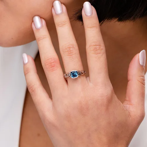 Miniatura 4 de Angara Anillo solitario de topacio azul Londres de estilo vintage natural en oro macizo de 14 quilatesplatino Piedra natal de noviembre