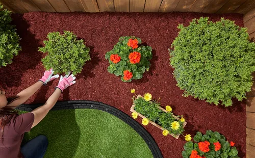 Miniatura 4 de Rubberific Mantillo de goma triturada prémium para jardines, césped y paisajismo, color de larga duración, parece mantillo de madera natural