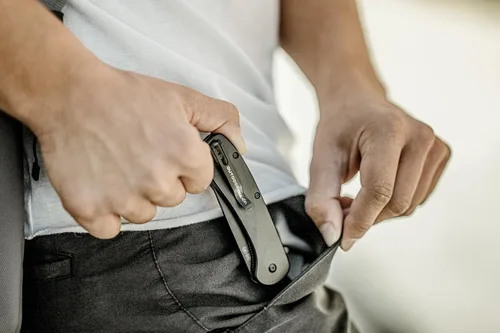 Miniatura 7 de OUTDOOR EDGE RAZOR VX1 - Cuchillo de bolsillo plegable EDC asistido con hoja reemplazable Hoja de acero inoxidable de 3 pulgadas, mango de Negro