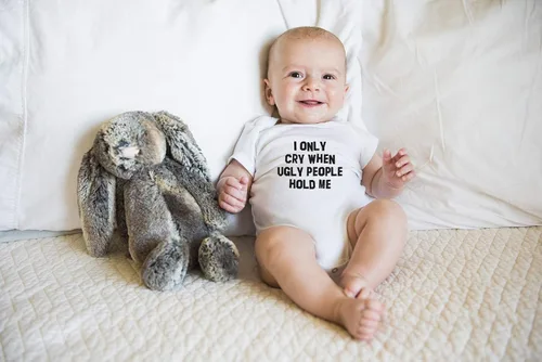 Miniatura 12 de I Only Cry When Ugly People Hold Me - Divertido body esencial para bebé - Ropa para bebé recién nacido