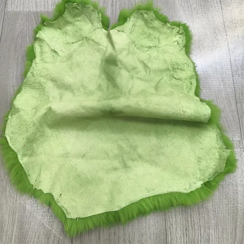 Miniatura 4 de Piel de conejo curtida naturalmente (piel de conejo de 10" por 12" con calidad de cuero para coser) Verde
