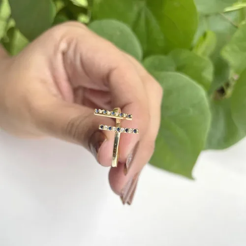 Miniatura 5 de Anillo de barra abierta de zafiro azul y diamante blanco alternativo para mujer, anillo de barra abierta de zafiro azul con acabado de oro de 14