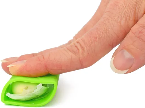 Miniatura 8 de Prensa de Ajo Garlic-A-Peel, Trituradora, Cortadora, Picadora y Envase de Almacenamiento - Incluye Pelador de Ajo de Silicona - Fácil de Limpiar