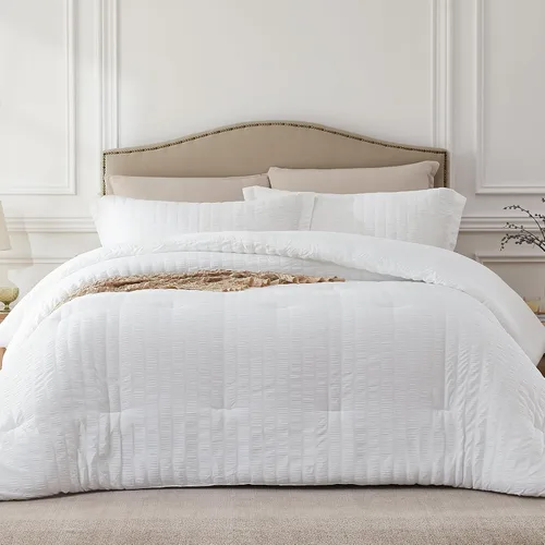 Quataly - Juego de edredón Seersucker tamaño Twin/Twin XL en color blanco; juego de cama de 2 piezas que incluye 1 edredón suave y esponjoso y 1