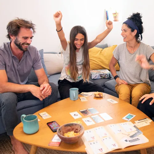 Miniatura 9 de Juego de cartas de aventuras exóticas – Aventura cooperativa inspirada en la sala de escape, divertido juego familiar para niños y adultos, a partir