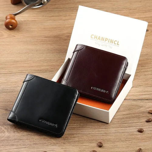 Miniatura 73 de Billetera de piel triple con bloqueo RFID para hombre con 2 ventanas de identificación, 2 compartimentos para efectivo, 6-8 ranuras para tarjetas