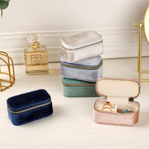 Miniatura 7 de TAIMY Mini estuche de joyería de viaje, caja de joyería de viaje pequeña de terciopelo, caja organizadora de viaje portátil para anillos, aretes