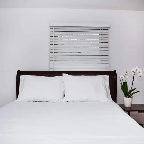 Miniatura 6 de Pacific Linens Fundas de almohada de mezcla de algodón blanco, calidad de hotel de 20 x 30 pulgadas, paquete de 2 fundas de almohada