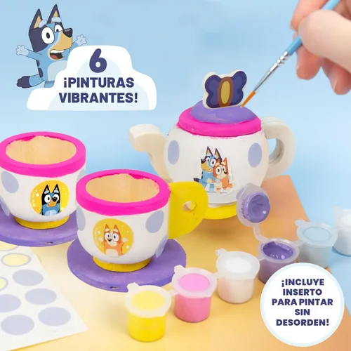 Miniatura 4 de Juego de té Bluey Paint & Play, juego de madera de 6 piezas, personalizable con pintura y calcomanías, 2 coronas portátiles, juguetes divertidos