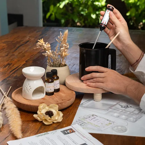 Miniatura 5 de YNATRY Kit de velas de soja todo en uno para principiantes, cera de soja natural, aceites aromáticos, mechas de algodón, chips de tinte