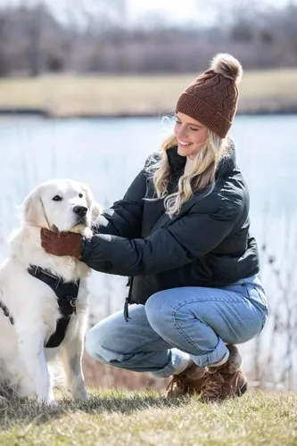 Miniatura 7 de Britt's Knits Gorro de punto cálido para mujer, con forro de felpa, pompón para clima frío