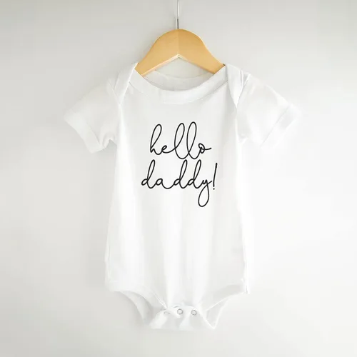 Miniatura 6 de Bump and Beyond Designs Hello Daddy Anuncio de embarazo a su esposo