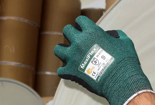 Miniatura 4 de MaxiFlex 34-8743 Guantes de trabajo con revestimiento de nitrilo resistentes a los cortes con carcasa de punto verde y guante de nitrilo de alta