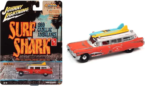 Johnny Lightning Cadillac Ambulance Red 1959 con Top Blanco Malibu Beach Rescue (resistido) con tablas de surf en el techo Surf Shark Street Freaks