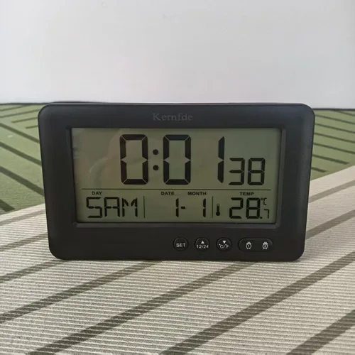 Miniatura 6 de Reloj despertador de viaje alimentado por pilas, reloj despertador para dormitorios, pequeño reloj digital con luz de fondo, 2 alarmas, repetición