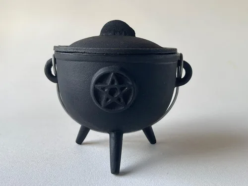 Pentagram - Caldero de hierro fundido con tapa y asa, caldero de brujas, ideal para uso con incienso de carbón, salvia para manchas, 4.25 pulgadas