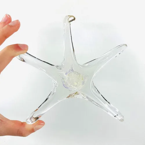 Miniatura 2 de Luke Adams Glass Decoración de pared de estrellas de mar – Estrellas de mar de cristal hechas a mano para ventanas – Decoración de pared de concha