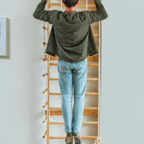 Miniatura 3 de Avenlur Betula Escalera Sueca de Pared para Gimnasio - Conjunto de Juegos Interior con Columpio, Escalera de Cuerda, Barra de Dominadas y Tobogán