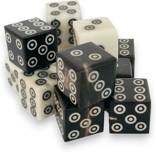 D6 - Juego de 12 dados vikingos/medievales para apuestas de hueso y cuerno, 9/16 pulgadas (0.551-0.591 in) de grosor