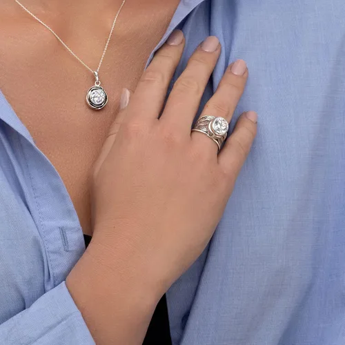 Miniatura 4 de JEAN RACHEL JEWELRY Anillo de plata de ley 925 con un bisel de circonita cúbica transparente ovalada blanca, hipoalergénico, sin níquel ni plomo