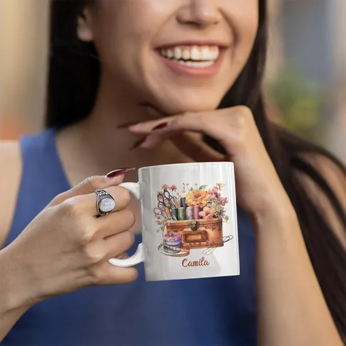 Miniatura 5 de Taza de café personalizada de pila de tela e hilos, Taza de máquina de coser, Taza de cerámica con nombre personalizado Regalos para amantes