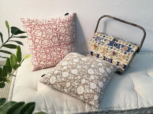Miniatura 29 de Juego de 2 fundas de almohada decorativas de algodón indio vintage con estampado a mano (marrón ladrillo, 18 x 18 pulgadas (paquete de 2))
