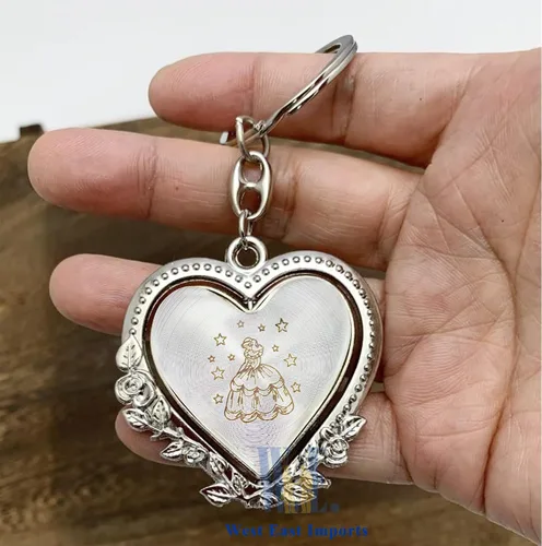 Miniatura 4 de 12 piezas personalizado Quinceañera Recuerdos Para Quinceañera Corazón llaveros Dulce 16 Quinceañera Rojo