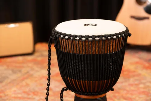 Miniatura 8 de Meinl Percussion ADJ3-L+BAG Cuerda de estilo africano afinada de madera Djembe de 12 pulgadas con bolsa, marrón/negro