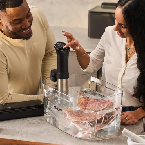 Miniatura 4 de Anova Precision Cooker 3.0 y ANVS01-US00 Anova Precision Vacuum Sealer, incluye 10 bolsas precortadas, para almacenamiento de alimentos y vacío