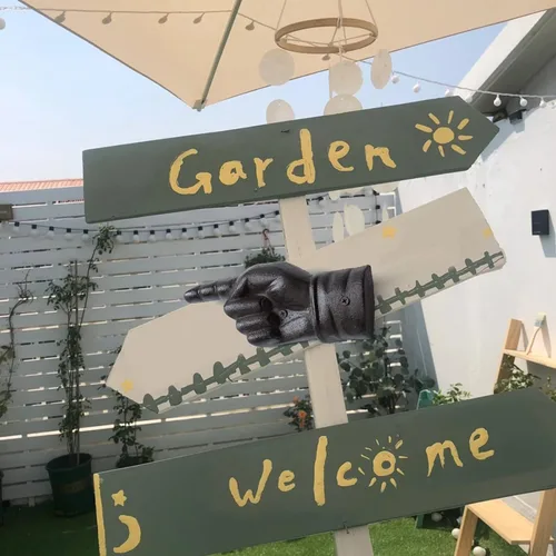 Miniatura 8 de GDYOOSHOW Letrero de dirección de hierro fundido con el dedo derecho vintage, placa de casa para jardín, bar, cafetería, tienda, puerta, puerta