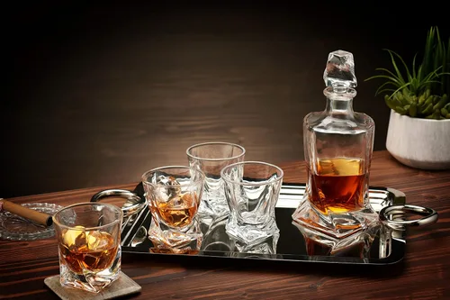 Miniatura 5 de Juego de decantador de whisky y vidrio de estilo europeo, con caja de regalo magnética, exquisito decantador de licor de diseño cuadrático y 4 vasos