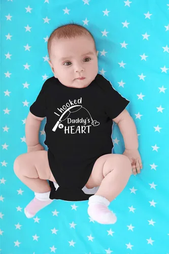 Miniatura 4 de CBTwear I Hooked Daddy's Heart - Ropa de bebé - Divertidos trajes para recién nacidos para niños y niñas