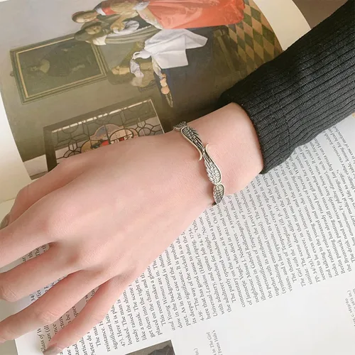 Miniatura 2 de YURAOER Pulsera vintage de alas de ángel Pulsera ajustable chapada en plata de cobre con alas de ángel guardián para parejas para mujeres