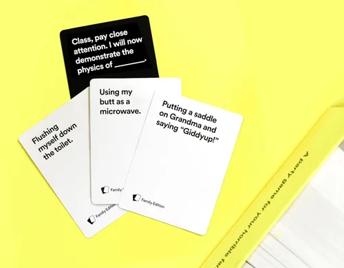 Miniatura 5 de Cards Against Humanity: Edición familiar • A partir de 8 años • Un juego de fiesta para tu horrible familia
