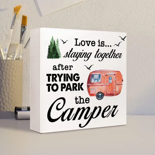 Miniatura 4 de Cartel divertido de camping – Cartel de madera con texto en inglés «Love Is Staying Together After Trying to Park the Camper», decoración