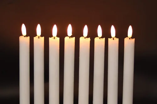 Miniatura 4 de GenSwin Velas cónicas blancas sin llama parpadeantes con control remoto de 10 teclas, funciona con pilas, velas LED cálidas con mecha 3D