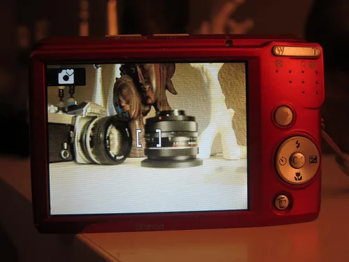 Miniatura 6 de Nikon Coolpix L18 - Cámara digital de 8 MP con zoom óptico 3x (rojo rubí)