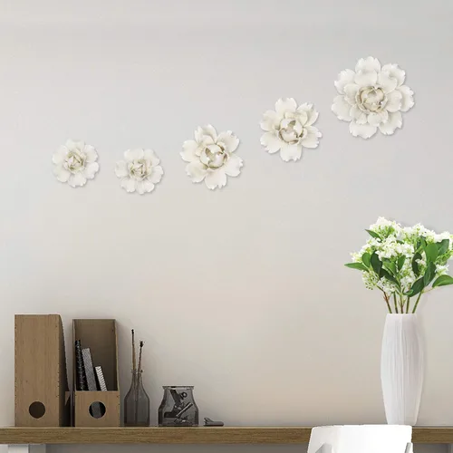 Miniatura 2 de LIUCOGXI 5 piezas de flores de cerámica para decoración de pared hechas a mano 3D colgantes de porcelana, arte de pared, escultura blanca de peonía