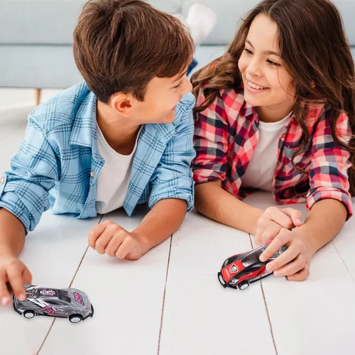Miniatura 4 de ArtCreativity Coches de carreras con tapa para niños, juego de 12 autos de juguete en 8 diseños, mini autos de carreras fundidos a presión