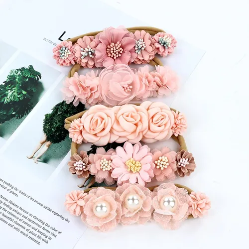 Miniatura 7 de Cinaci Paquete de 5 diademas delicadas de nailon con flores florales, accesorios para el cabello para bebés, niñas, recién nacidos, bebés y niños