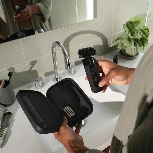 Miniatura 7 de MANSCAPED® The Chairman™ PRO - Afeitadora facial eléctrica para hombre, dos cabezales de cuchilla intercambiables, lámina de cuatro cuchillas