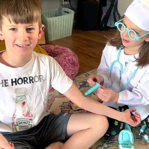 Miniatura 7 de Phobby Kit Médico Duradero para Niños, Juego Médico de Juguetes de 27 Piezas de Juego de Simulación Deluxe con Estetoscopio Real, Juguetes de Médico