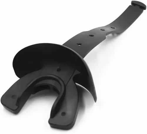 Protector bucal de fútbol, doble protector con protección labial, incluye correa para casco (negro)