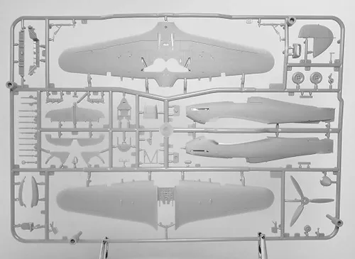 Miniatura 6 de Arma Hobby 1/72 Huracán Mk II B con filtro tropical