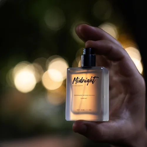 Miniatura 2 de RawChemistry Colonia Midnight con Infusión de Feromonas para Hombres – Spray de Colonia para Hombres Infundida con Feromonas – Fragancia Midnight