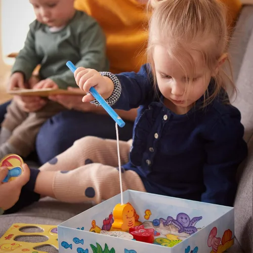Miniatura 3 de HABA Mis primeros juegos - ¡Aquí está Fishy Fishy! Juego magnético de pesca Edades 2+ Fabricado en Alemania Juegos para niños pequeños, juguetes
