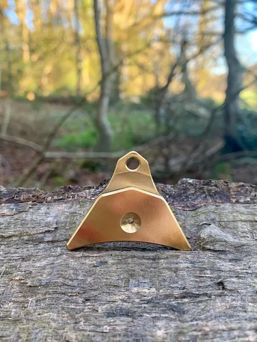 Miniatura 4 de Logan Whistles Ventura - Silbato de perro pastor de latón macizo con cordón de cuero, 100% fabricado en el Reino Unido, silbato de entrenamiento