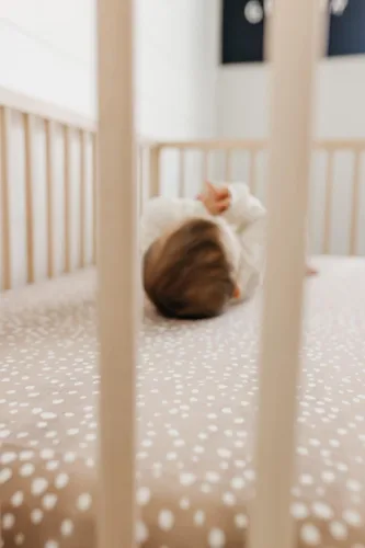Miniatura 4 de Copper Pearl Sábanas de punto prémium para cuna de bebé para colchones estándar, sábanas bajeras para cuna para niños y niñas, transpirables